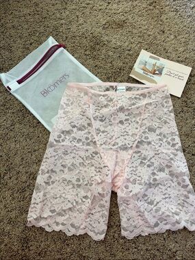 Bloomers Lady LongLine Rose Quartz Floral Lace Longline Shaping Shorts